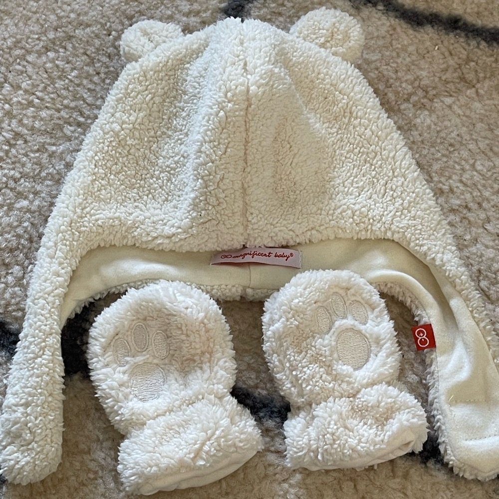 Magnificent baby baby beanie and gloves